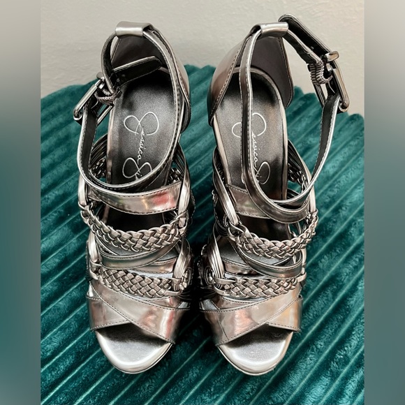 Jessica Simpson Women's Parissa Platform Sandal - Chrome - Size 5 - Picture 7 of 11